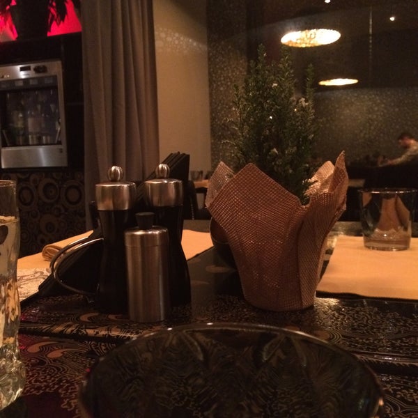 12/29/2015 tarihinde Anton U.ziyaretçi tarafından Ресторан ИКРА'de çekilen fotoğraf