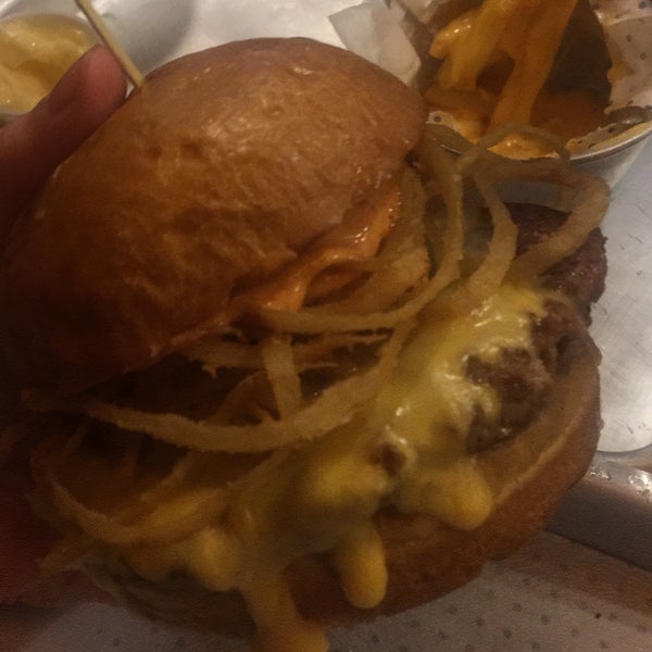 Снимок сделан в Guarita Burger пользователем Isabella C. 8/9/2019