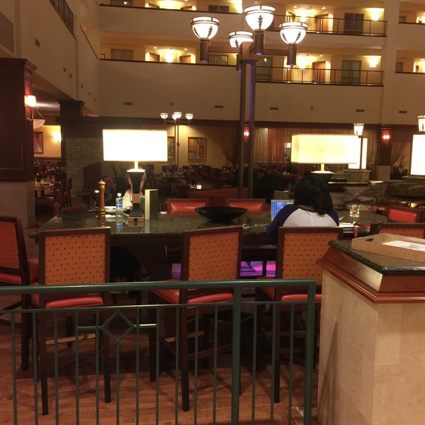 Photo taken at Renaissance Charlotte Suites Hotel by JP on 12/1/2015