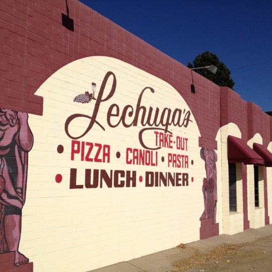 Снимок сделан в Lechuga&#39;s Italian Restaurant пользователем Batman 11/9/2012