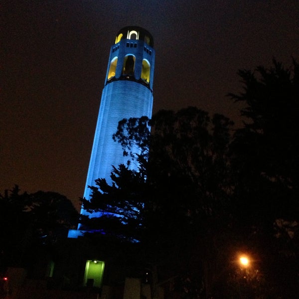 รูปภาพถ่ายที่ Coit Tower โดย Lori K. เมื่อ 5/11/2013
