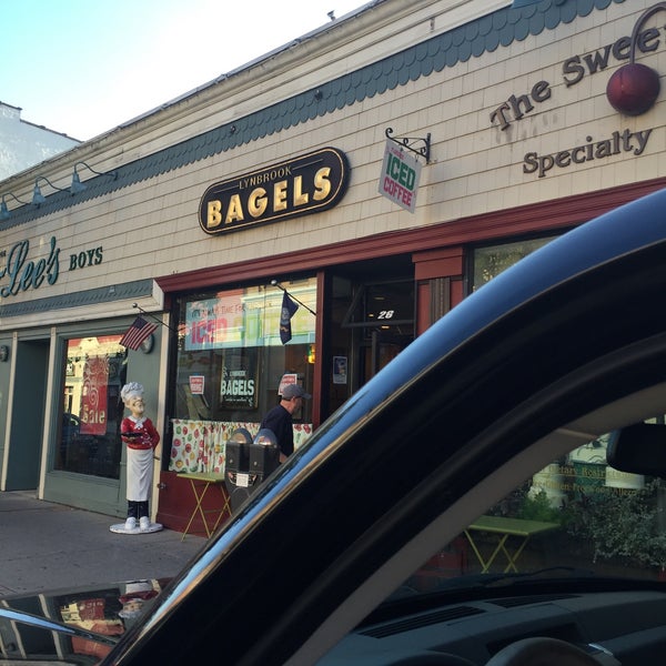 Photo taken at Lynbrook Bagels by Des on 8/25/2016