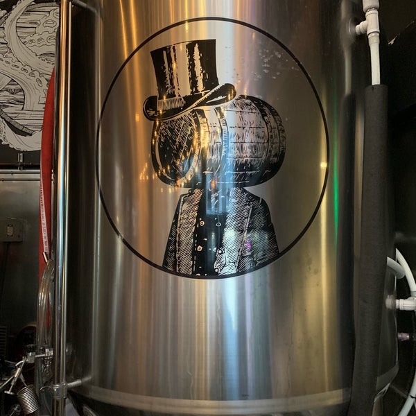 Foto diambil di Barrel Head Brewhouse oleh seann l. pada 12/10/2019