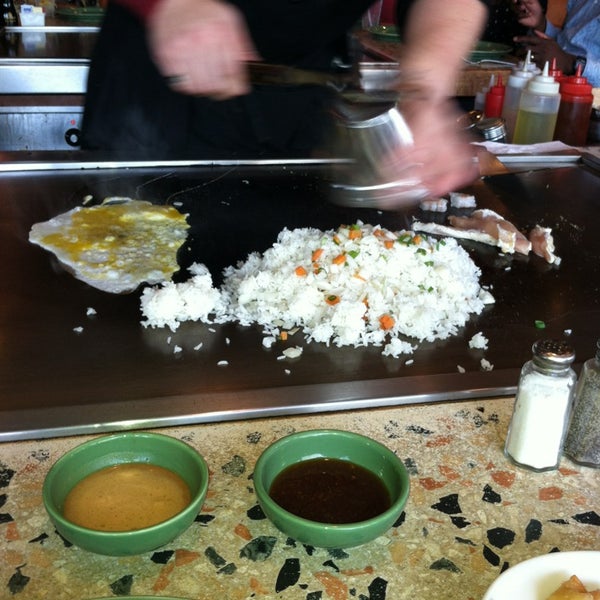 Photo prise au Tokyohana Grill &amp; Sushi Bar par Maria G. le6/5/2013