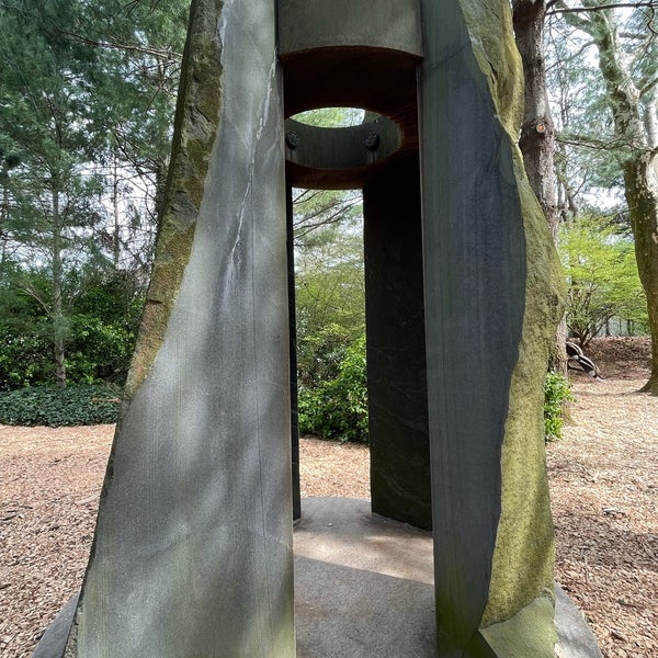 Foto diambil di Grounds For Sculpture oleh Karen H. pada 4/13/2022