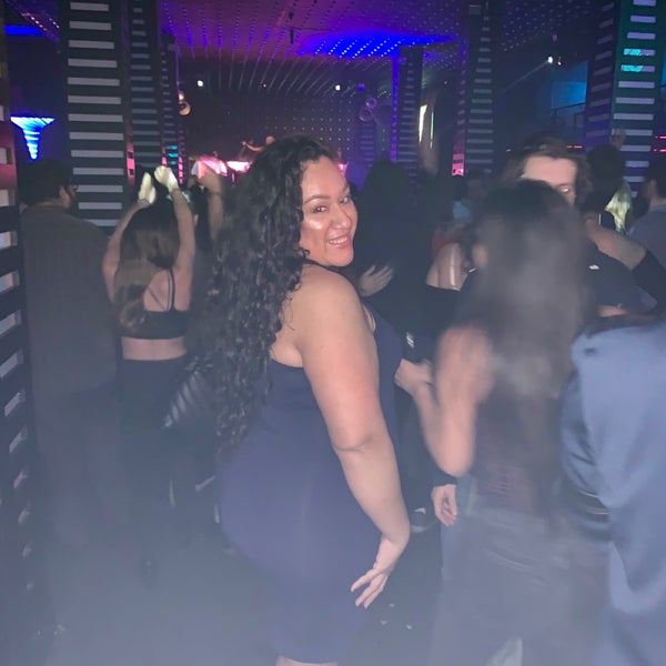 รูปภาพถ่ายที่ Temple Nightclub โดย Karen H. เมื่อ 2/10/2019