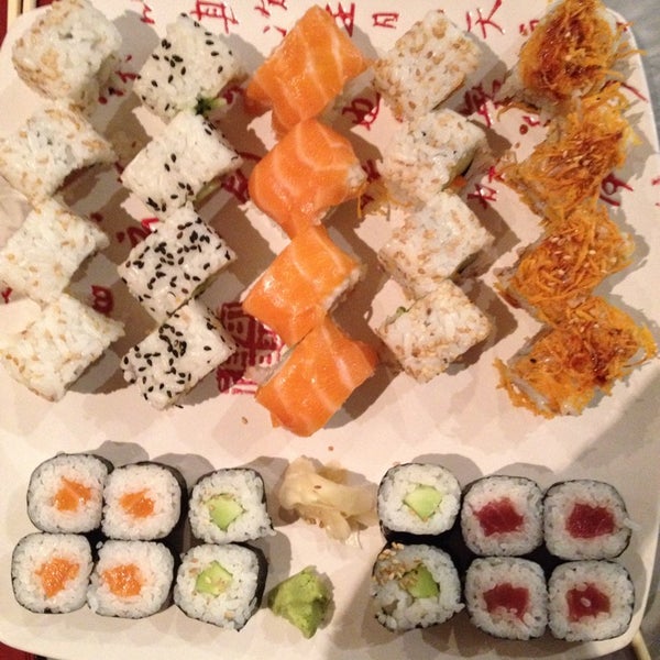 Снимок сделан в Sushi Nomi пользователем Mario B. 10/11/2014