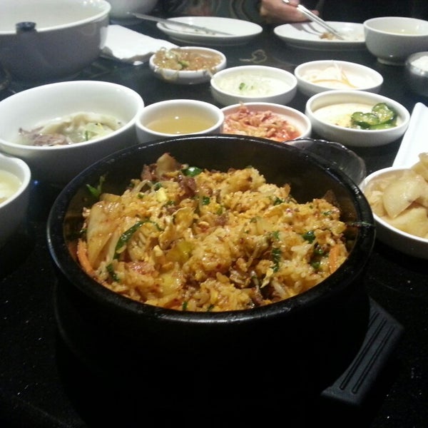 Снимок сделан в Beque Korean Grill пользователем Chris W. 3/21/2013
