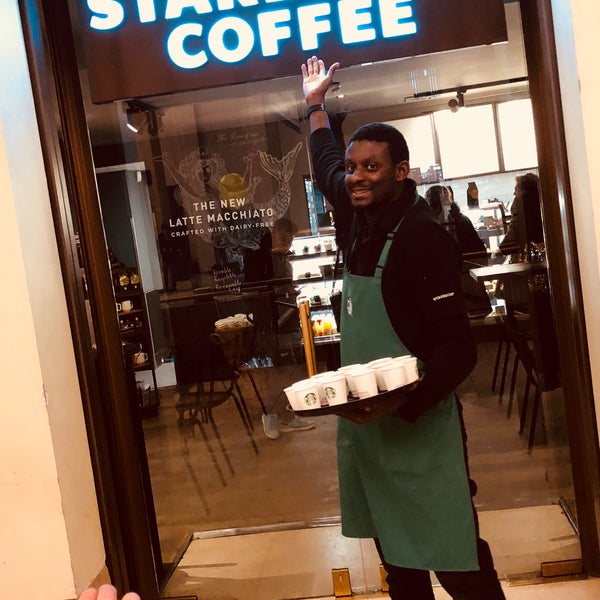 Foto tomada en Starbucks  por Amato-il P. el 2/8/2018