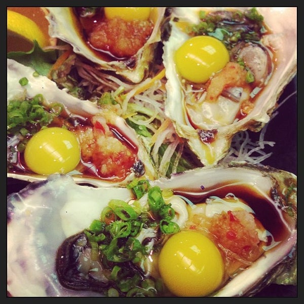 รูปภาพถ่ายที่ Kobe Japanese Steak House &amp; Oku&#39;s Sushi Bar โดย Aimee P. เมื่อ 1/6/2014