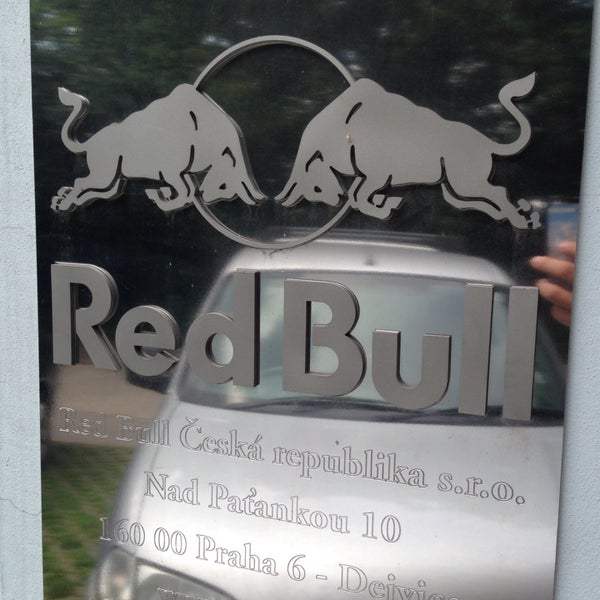 รูปภาพถ่ายที่ Red Bull CZ โดย David P. เมื่อ 7/15/2013