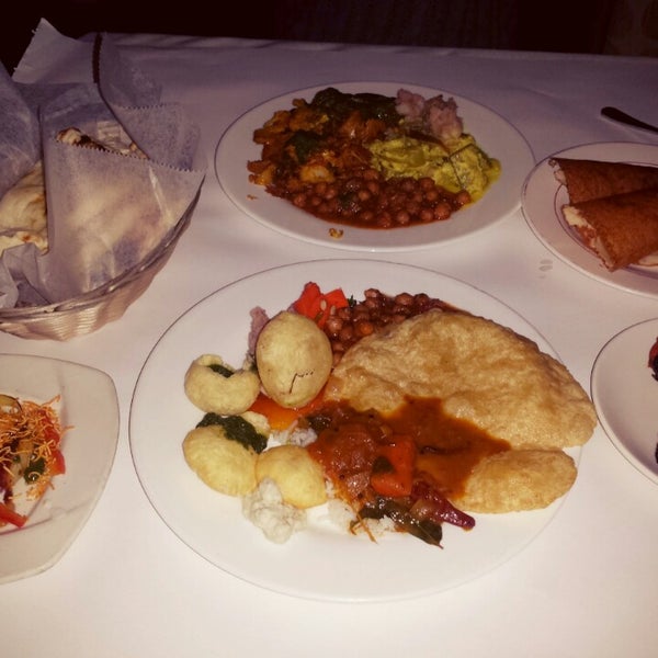 1/5/2014にShani Y.がChola Eclectic Indian Cuisineで撮った写真