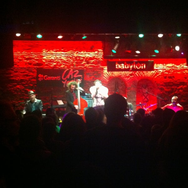 Foto diambil di Babylon Lounge oleh Cetin O. pada 12/19/2012