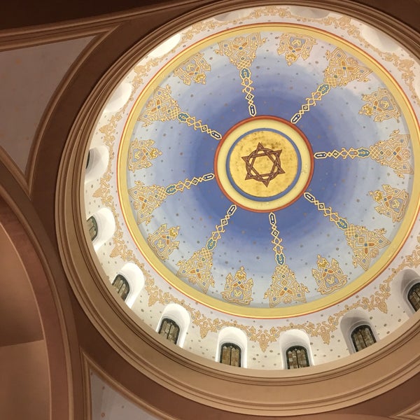 Снимок сделан в Sixth &amp; I Historic Synagogue пользователем Cinema W. 2/22/2018