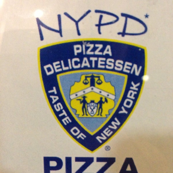 Снимок сделан в NYPD Pizza пользователем Nikolay🐼 K. 2/2/2013