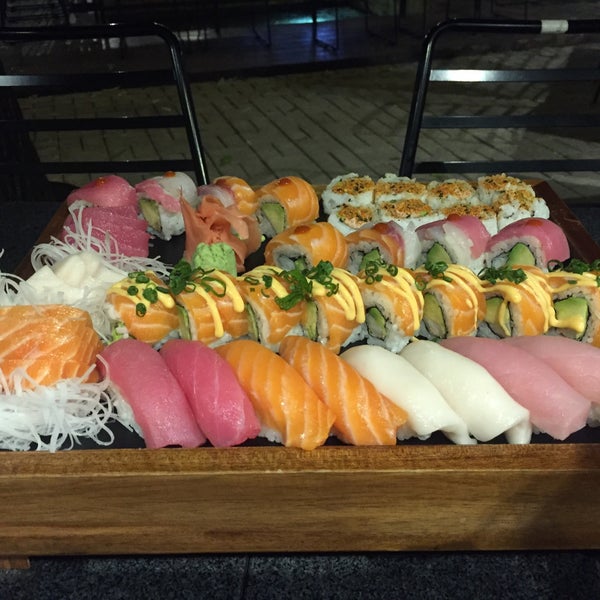 Photo prise au Edo Sushi par Monica S. le6/6/2018