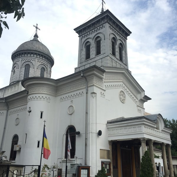 Бухарест Церковь Крецулеску