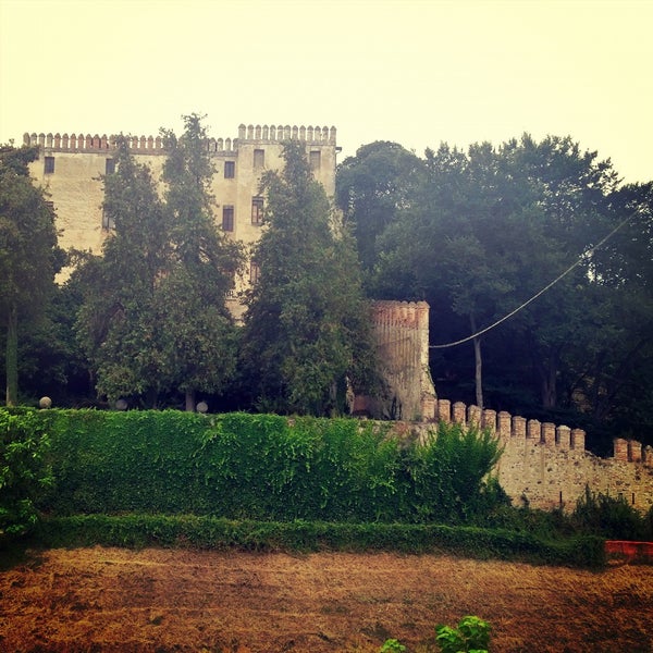 รูปภาพถ่ายที่ Castello del Catajo โดย Mauro S. เมื่อ 7/26/2015