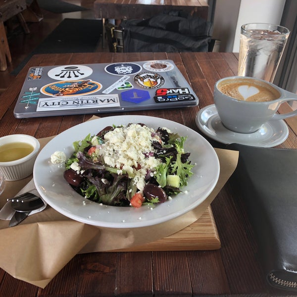 Photo taken at PT&#39;s Coffee @ College Hill by Mardee T. on 8/7/2018