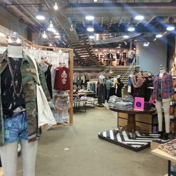 Urban Outfitters - Center City West - 1627 Walnut St