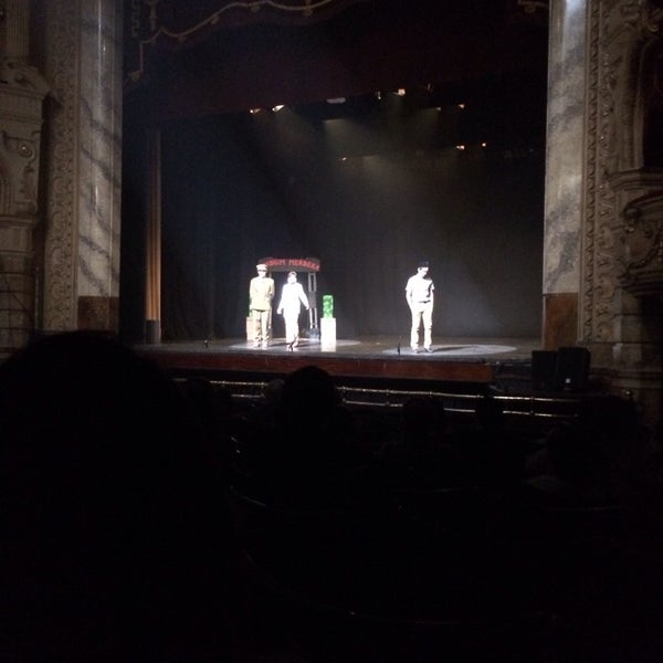 3/14/2014 tarihinde Daneli E.ziyaretçi tarafından Kings Theatre'de çekilen fotoğraf