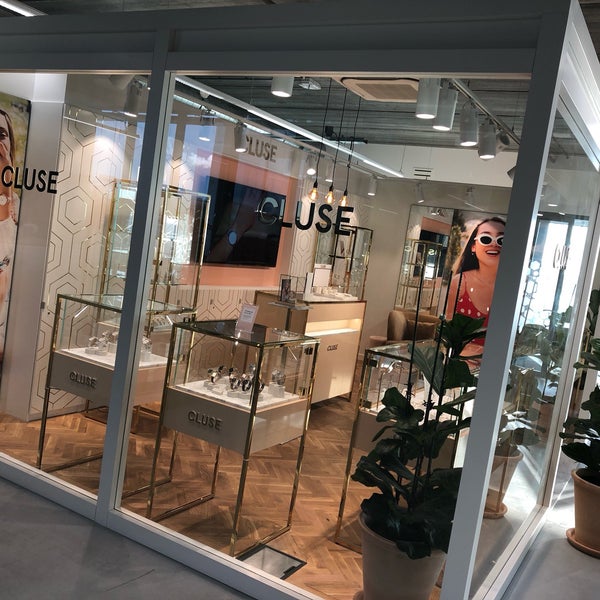 Cluse hq clearance