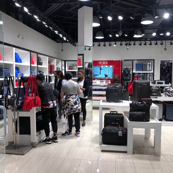 tumi outlet locations