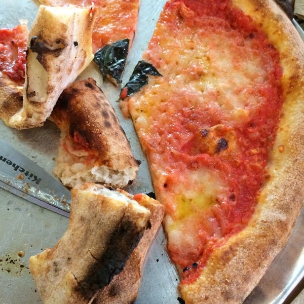 8/5/2014에 Phil B.님이 Pompieri Pizza에서 찍은 사진