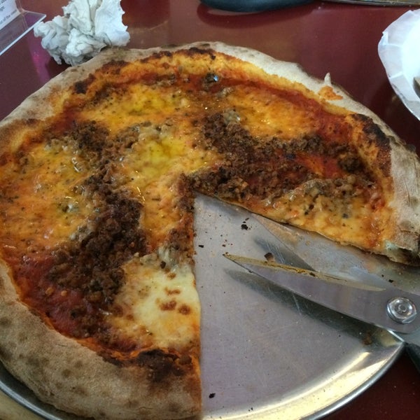 7/16/2014에 Phil B.님이 Pompieri Pizza에서 찍은 사진