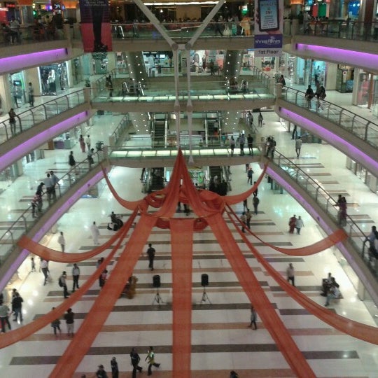 Снимок сделан в Korum Mall пользователем Kabir R. 10/15/2012