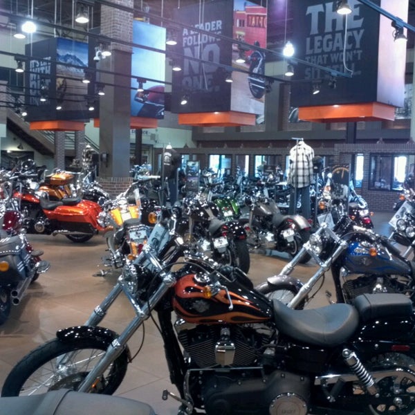 Foto tirada no(a) Maverick Harley-Davidson por file_server em 11/8/2013