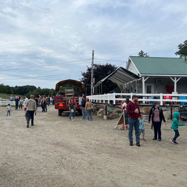 Foto tirada no(a) Smolak Farms por Max S. em 9/25/2022