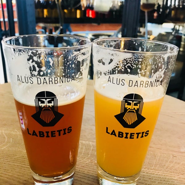 4/14/2018にМаксим У.がLabietis atzars Centrāltirgū | Labietis Central Market Beer Branchで撮った写真