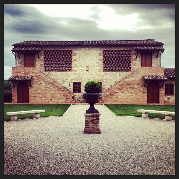 รูปภาพถ่ายที่ La Bagnaia Golf &amp; Spa Resort Siena, Curio Collection by Hilton โดย Jacopo P. เมื่อ 5/15/2013