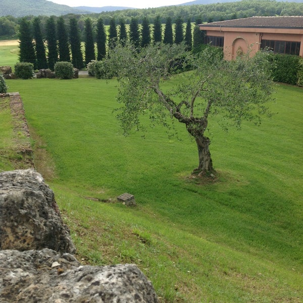 Photo taken at La Bagnaia Golf &amp; Spa Resort Siena, Curio Collection by Hilton by Jacopo P. on 5/19/2013