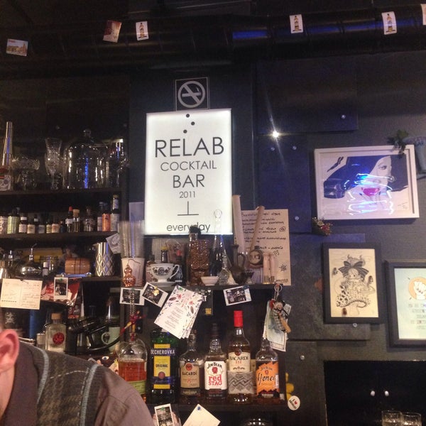 Foto scattata a ReLab Cocktail Bar da Dj StasoV B. il 4/12/2017