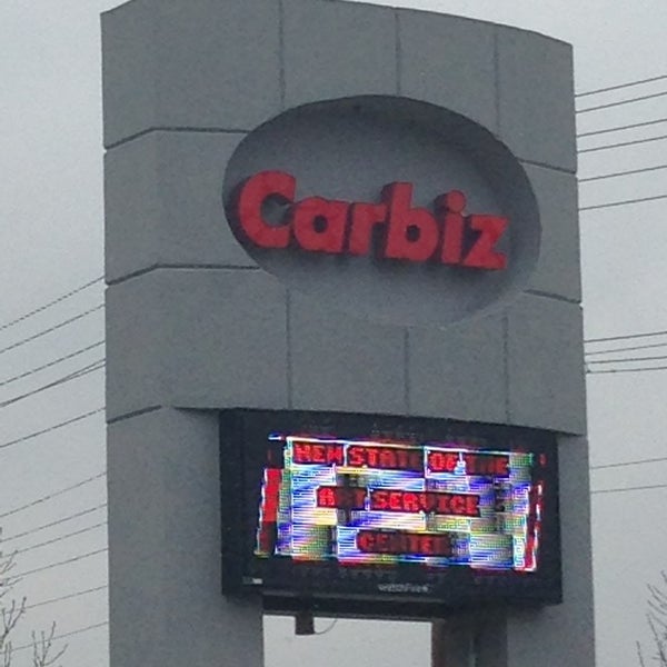 รูปภาพถ่ายที่ Carbiz Autos โดย Curtis M. เมื่อ 2/16/2013