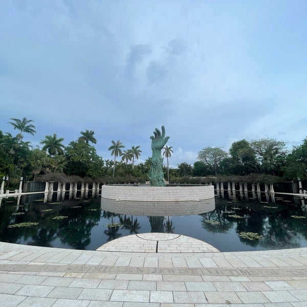 Снимок сделан в Мемориал Холокоста в Еврейской федерации Большого Майами пользователем jp f. 5/3/2022