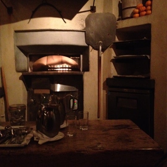 12/13/2012 tarihinde Chrisziyaretçi tarafından BO-beau kitchen + bar'de çekilen fotoğraf