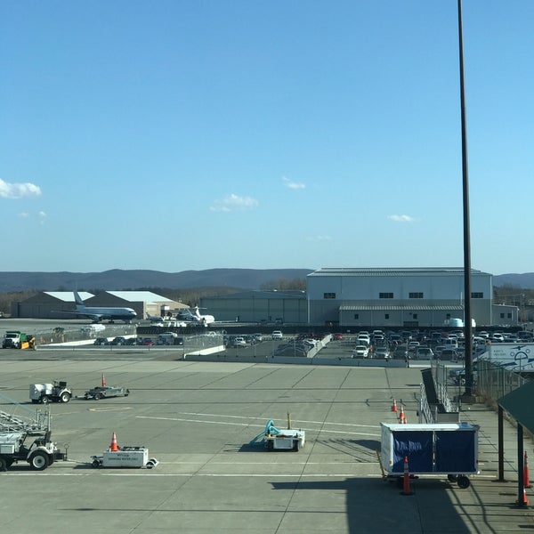 4/3/2019にAndrew N.がスチュワート国際空港 (SWF)で撮った写真