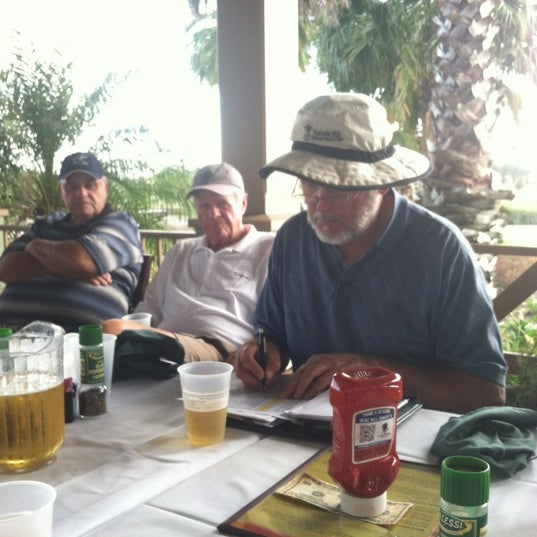 รูปภาพถ่ายที่ Havana Country Club โดย Jeffrey B. เมื่อ 12/15/2012
