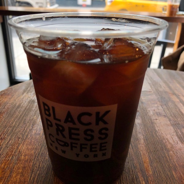 2/6/2019 tarihinde Kirk M.ziyaretçi tarafından Black Press Coffee'de çekilen fotoğraf