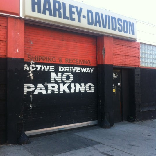 10/22/2012에 Dodger R.님이 Harley-Davidson of New York City에서 찍은 사진