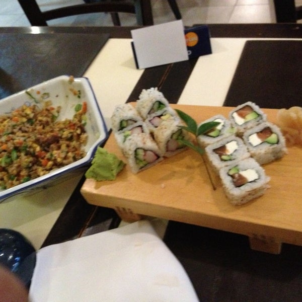 6/8/2013 tarihinde David M.ziyaretçi tarafından Irifune Restaurant Japonés'de çekilen fotoğraf