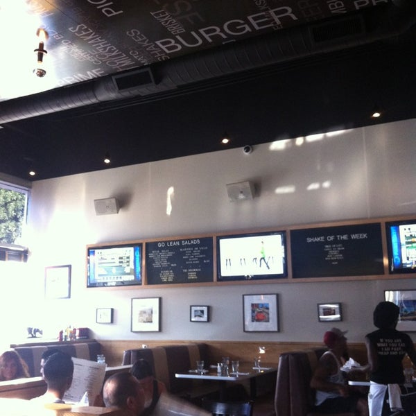 7/1/2013 tarihinde Jo S.ziyaretçi tarafından Go Burger'de çekilen fotoğraf