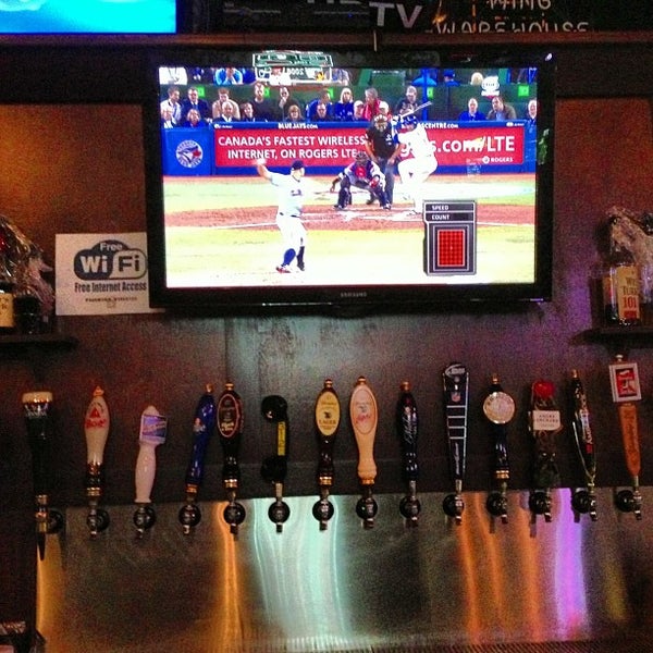 Wing Warehouse Wings Joint in Cuyahoga Falls