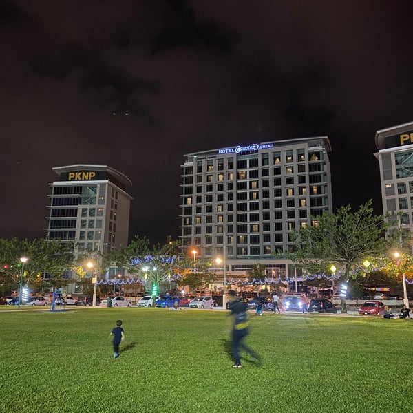 Photos A Bulatan Amanjaya Persiaran Meru Raya