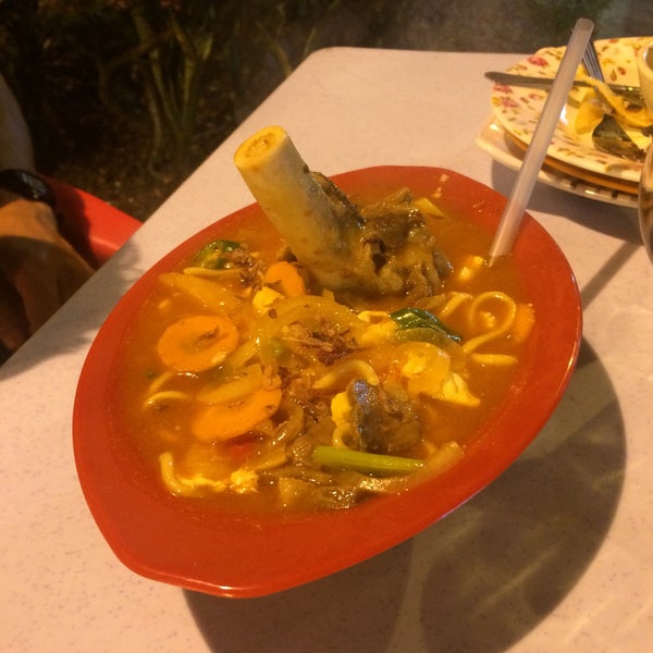 Kompleks Niaga Tongkang Pechah Building in Batu Pahat