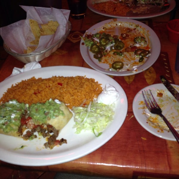 Photo taken at The Mayan Palace Mexican Cuisine by Marissa on 9/30/2013