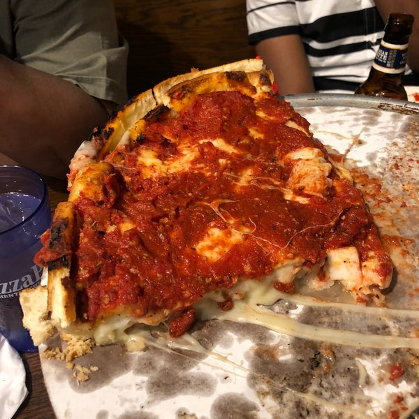 รูปภาพถ่ายที่ PizzaPapalis of Greektown โดย ashleigh r. เมื่อ 6/20/2018